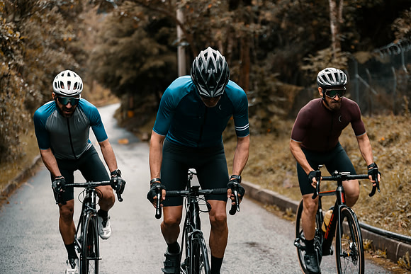 pexels-munbaik-cycling-clothing-3893851-7099138